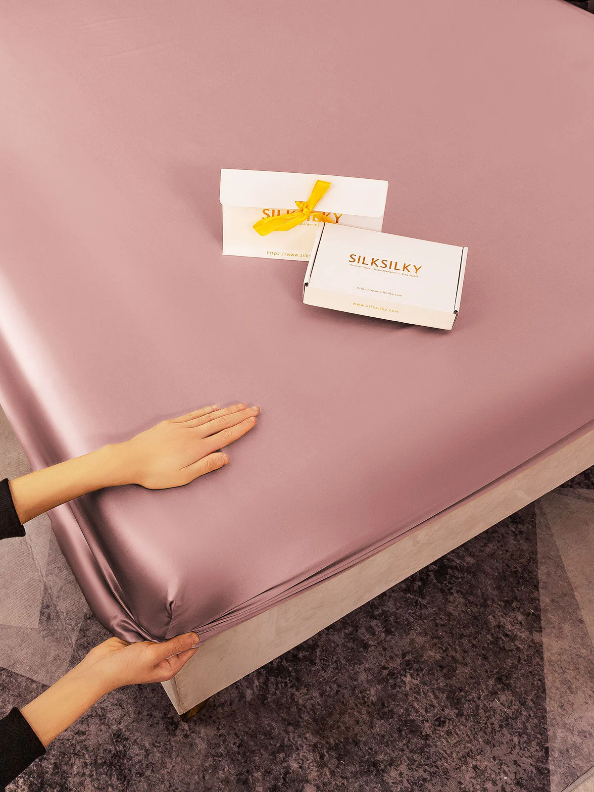 22Momme Mulberry Silk Seamless Fitted Sheet - Image 28